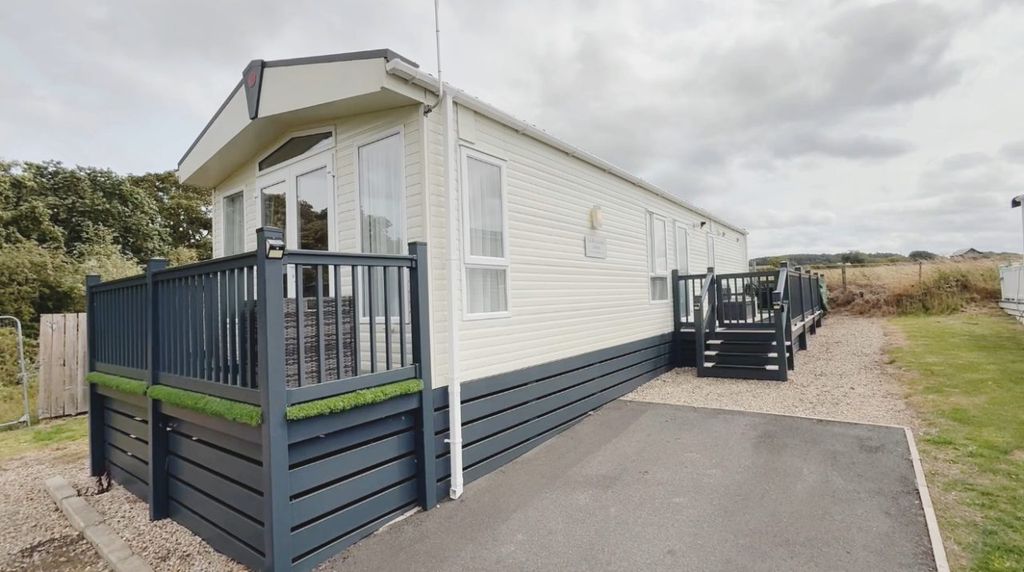 Property photo 1 of 8 Tranquil Lodge On Bockenfield Exterior (1)