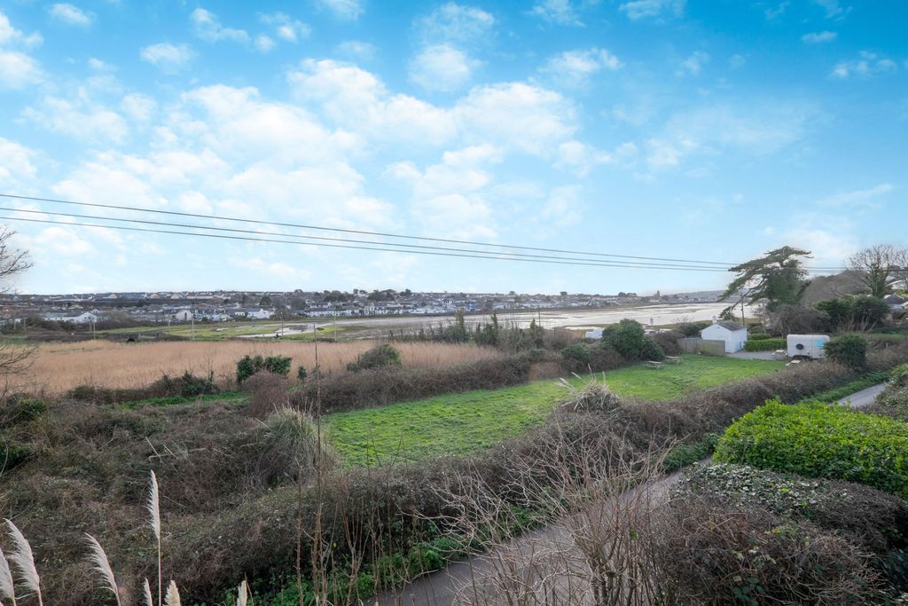 Property photo 2 of 16 Photography