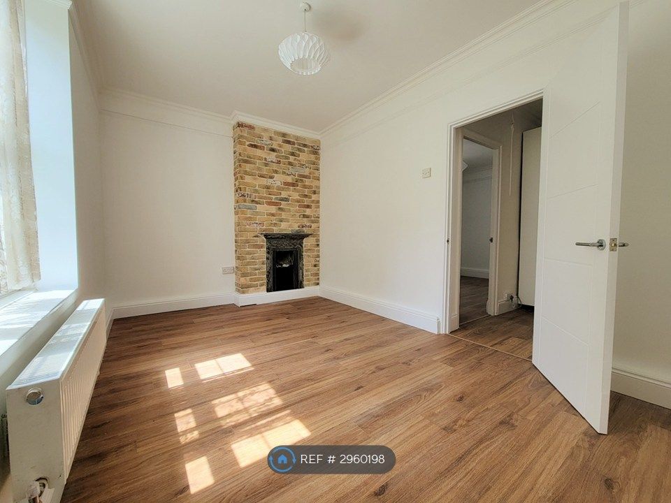 Property photo 2 of 12 Chimney Bedroom