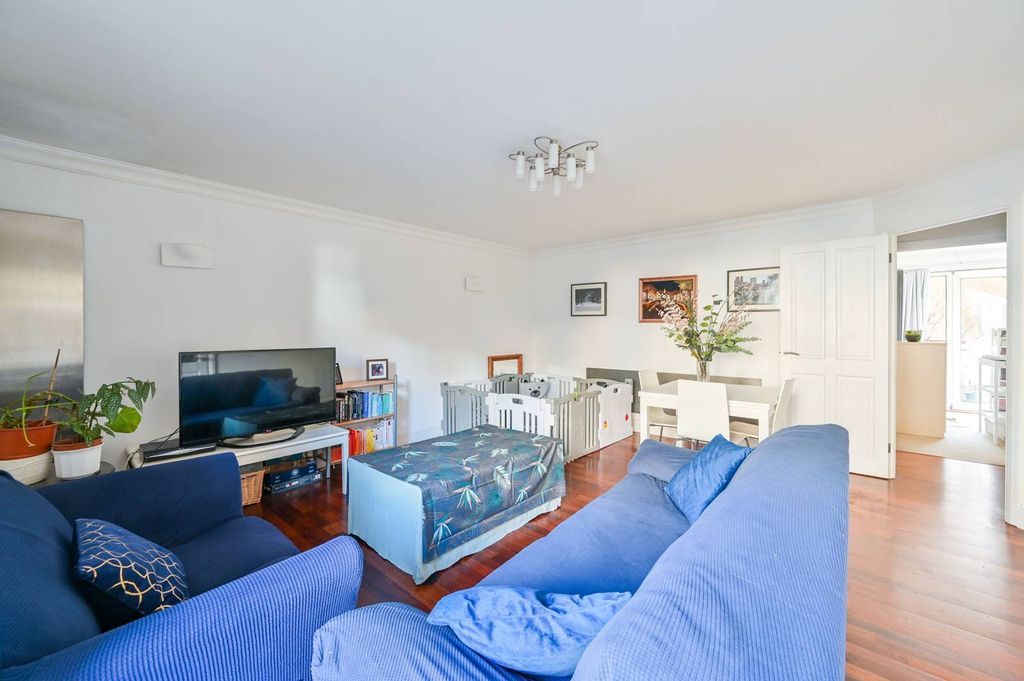 Property photo 3 of 17