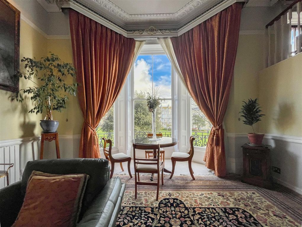 Property photo 2 of 20 Living Room