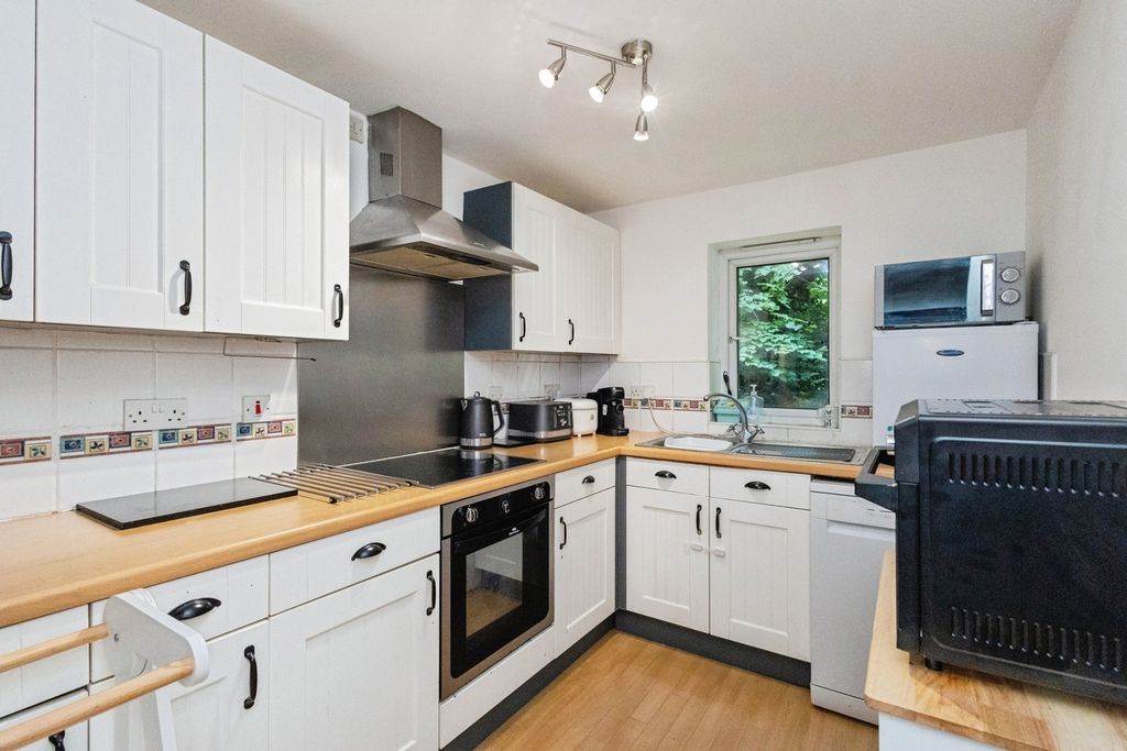 Property photo 2 of 25 Pbox-Img.Jpg