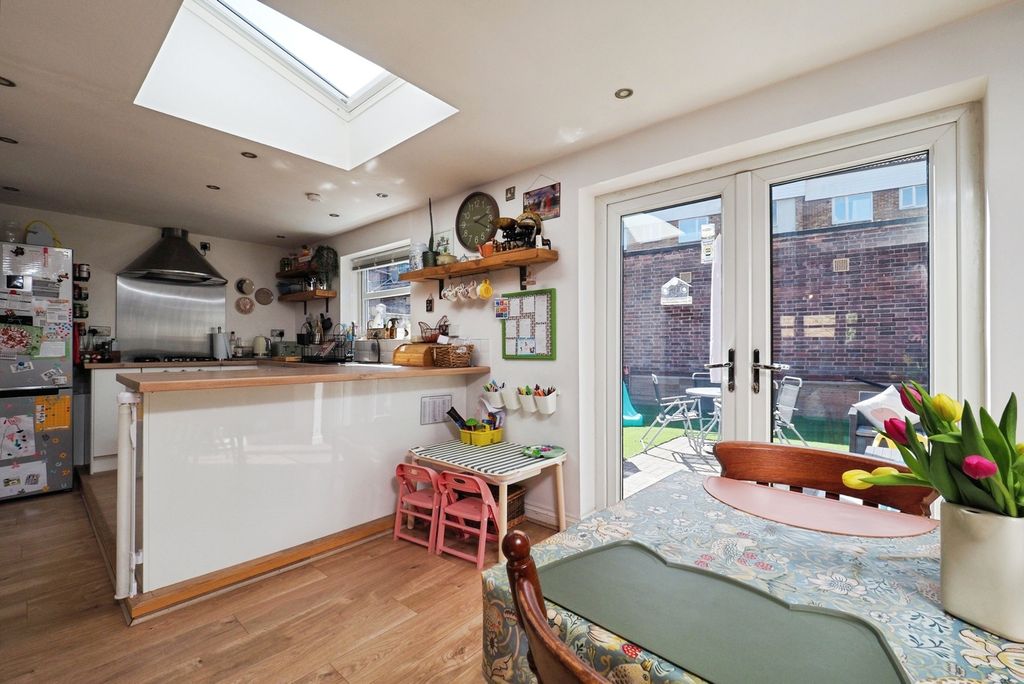 Property photo 3 of 17 Dining Kitchen
