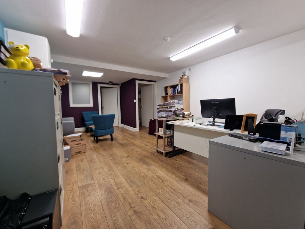 Property photo 3 of 5