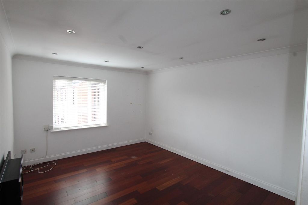 Property photo 2 of 8 Reception Room