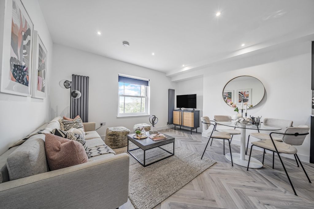 Property photo 2 of 18 3585334