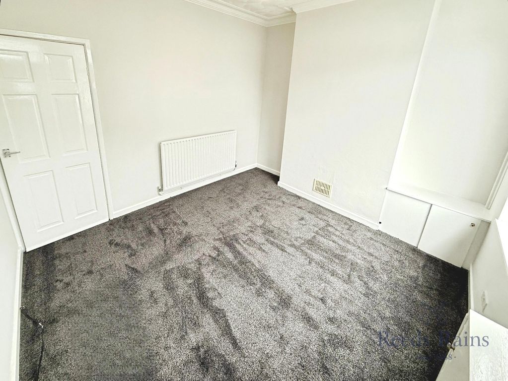 Property photo 2 of 14 Picture No. 11