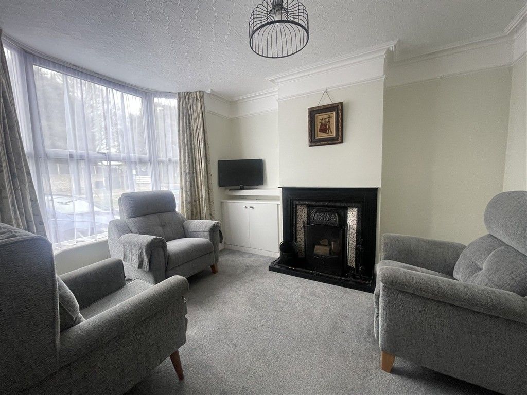 Property photo 3 of 7 Lounge