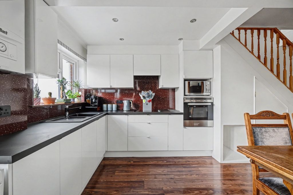 Property photo 2 of 16 4919313