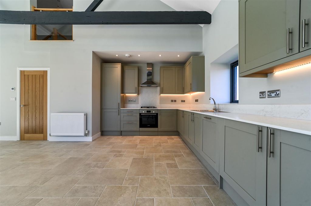 Property photo 2 of 17 Pt-Cp-Barnb-16.Jpg