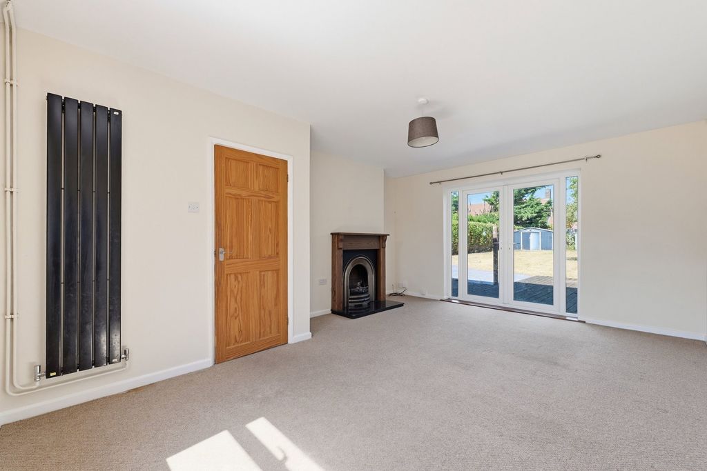 Property photo 3 of 26