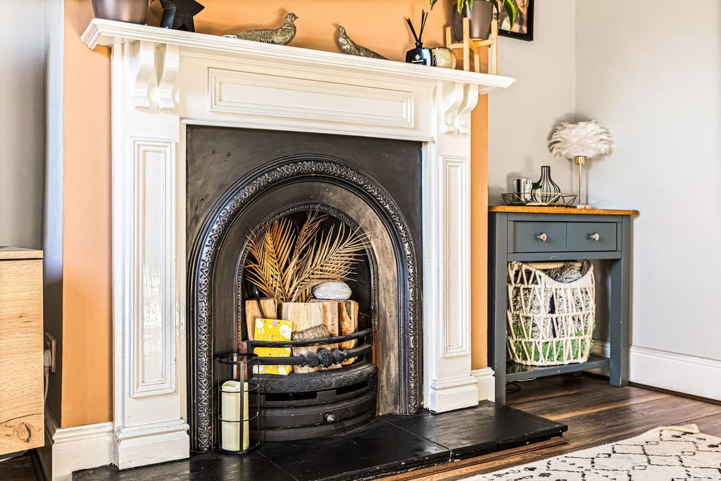 Property photo 3 of 25