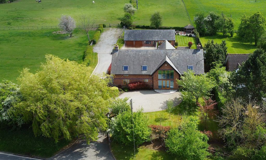 Property photo 3 of 32