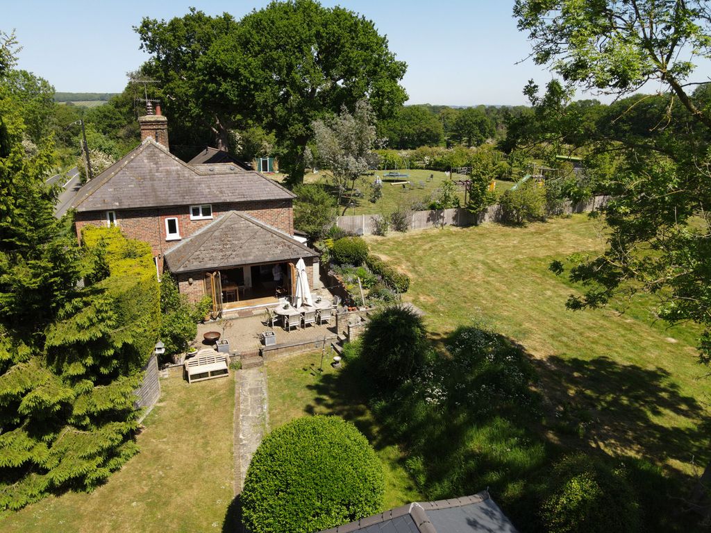 Property photo 1 of 28