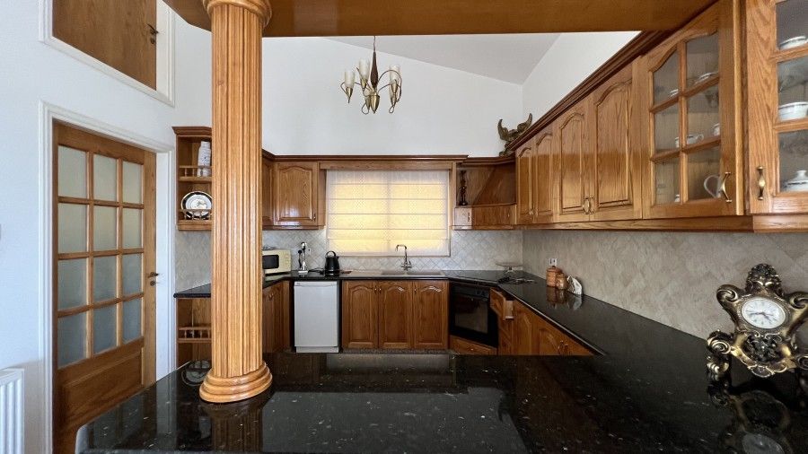 Property photo 2 of 26