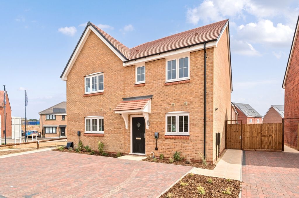 Property photo 1 of 18 1498769-10-6A68A6976E337