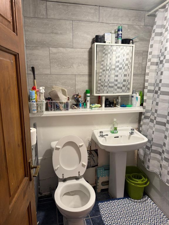 Property photo 3 of 10 Bathroom