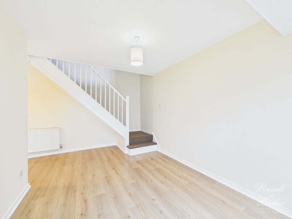 Property photo 3 of 11 Cam01995G0-Pr0406-Still003