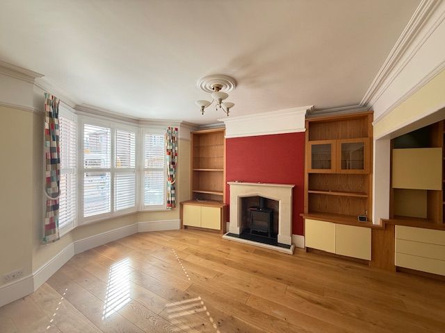 Property photo 2 of 24 Living Room