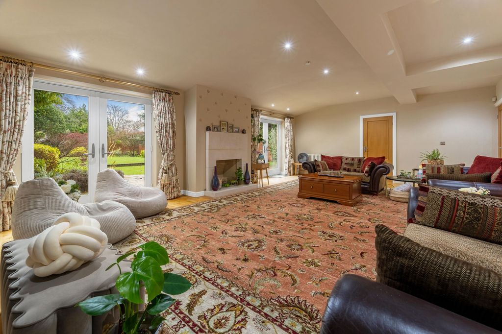 Property photo 3 of 43