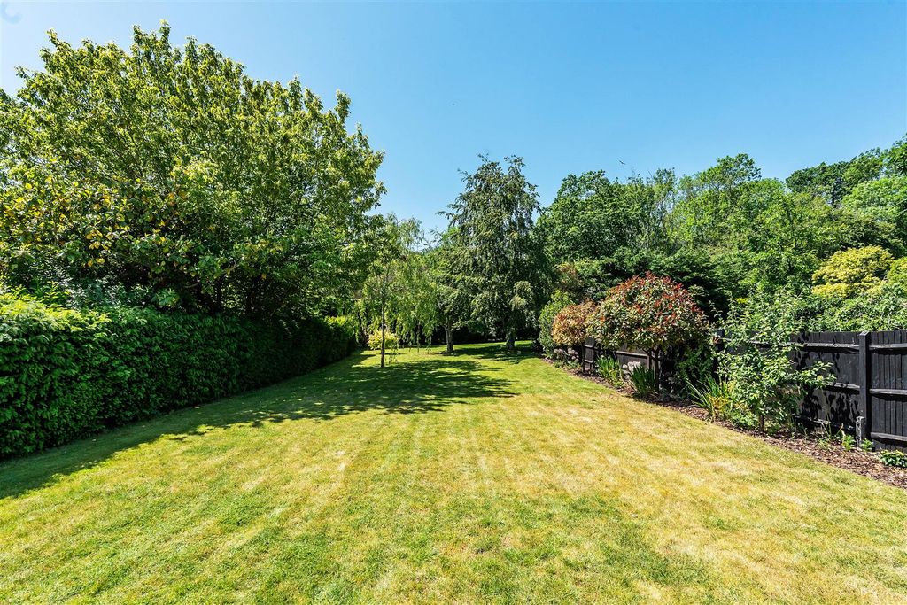 Property photo 3 of 41 15-Chalkpit-Lane-35.Jpg