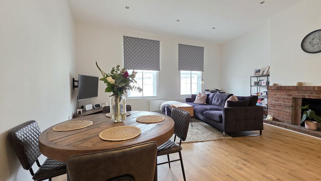 Property photo 2 of 22