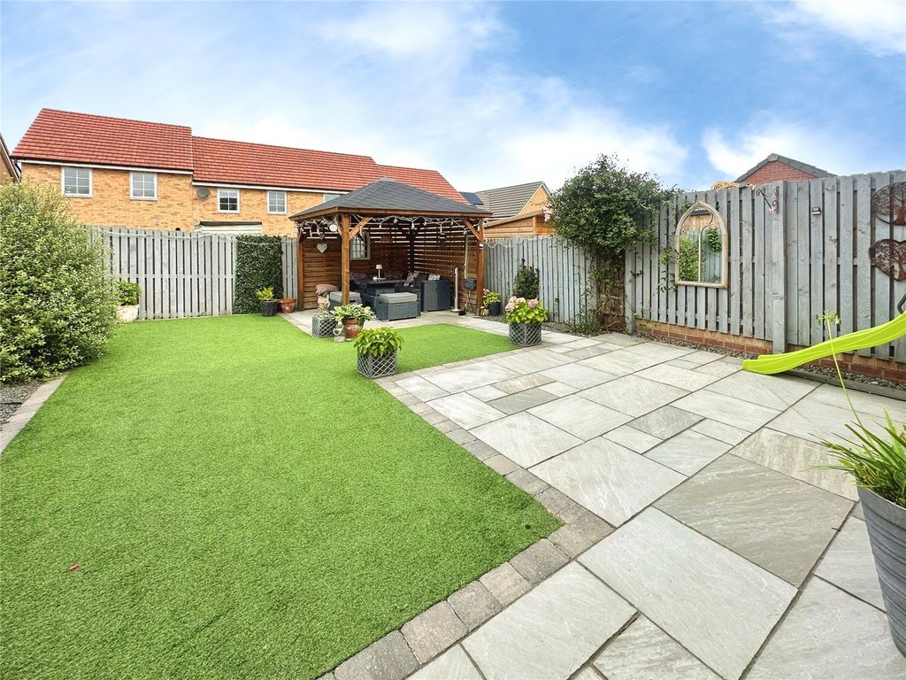 Property photo 2 of 27 Picture No. 21