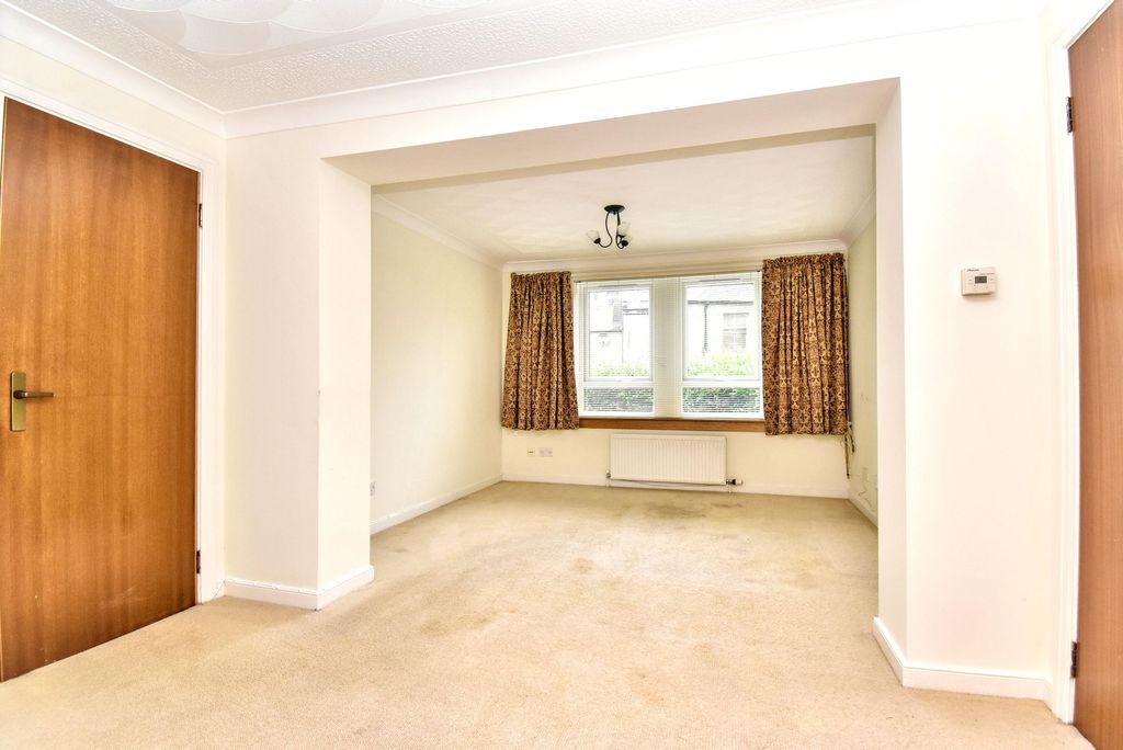 Property photo 2 of 11 Lounge/Dining Angle 1