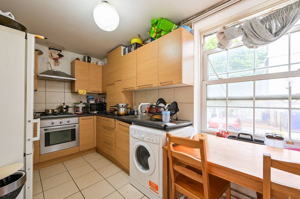 Property photo 1 of 5