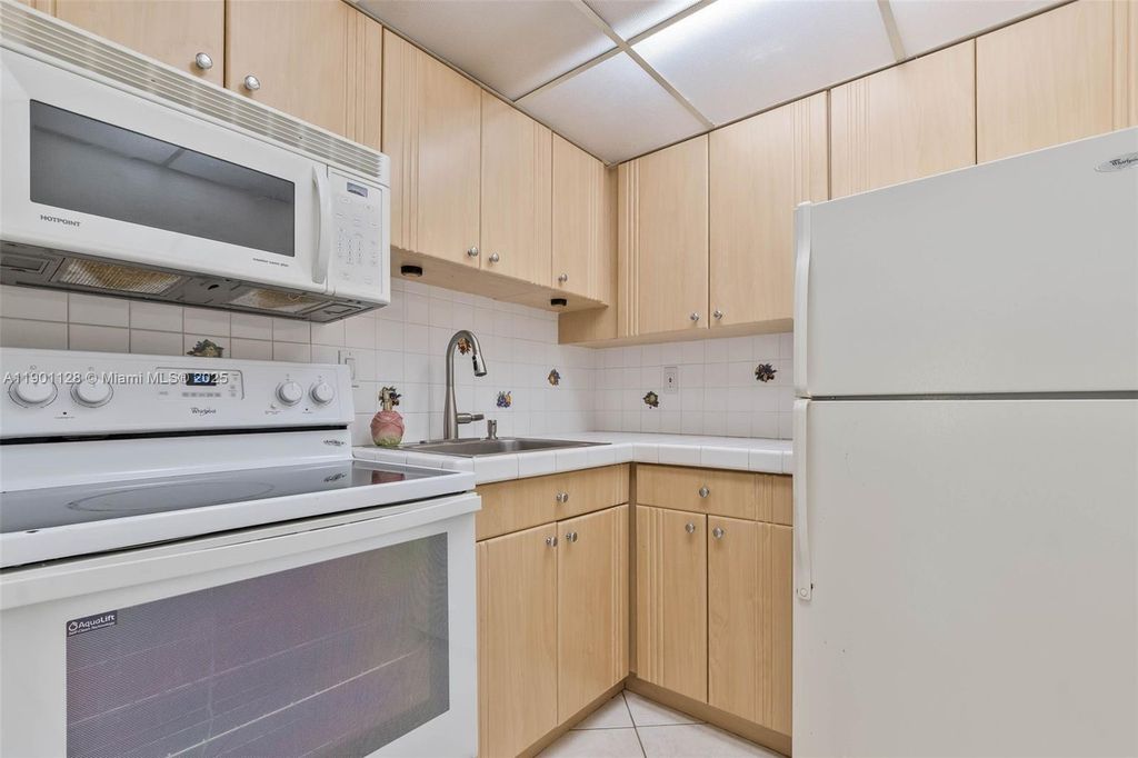 Property photo 3 of 10 <Alttext/>