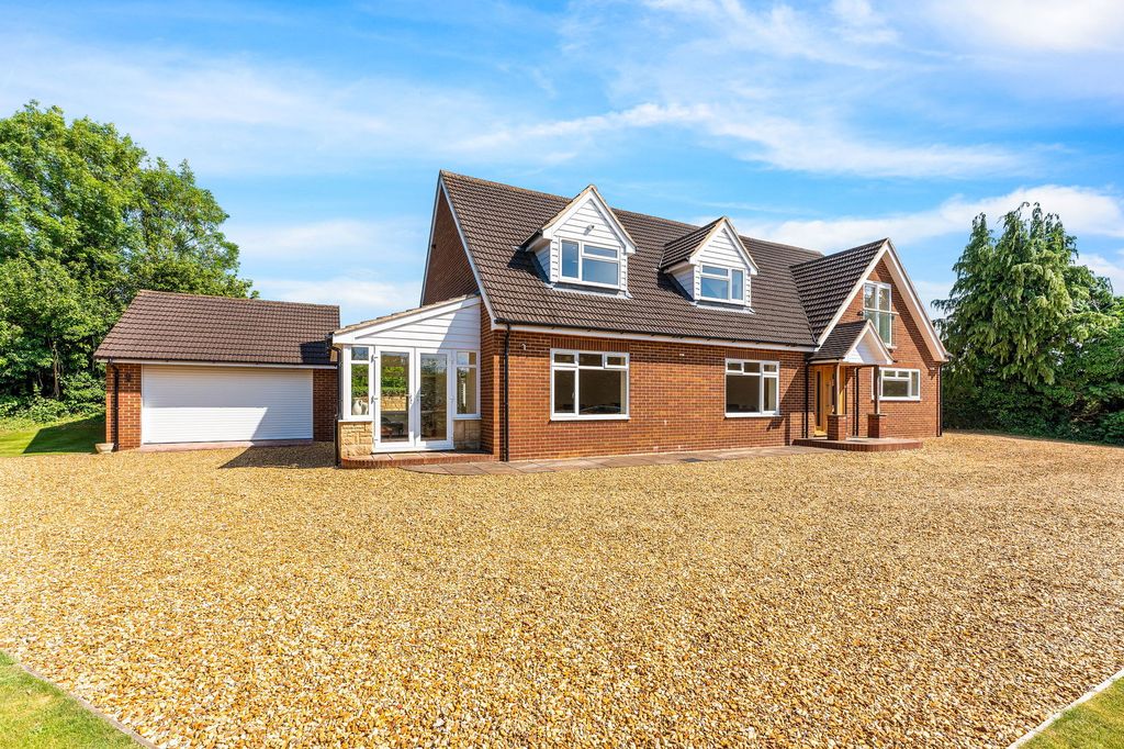 Property photo 1 of 32