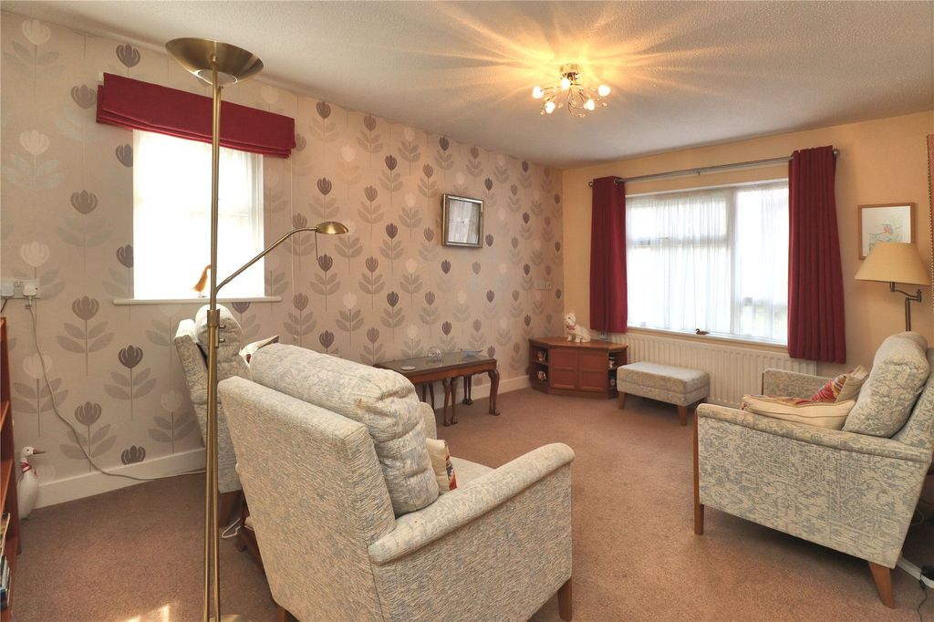 Property photo 3 of 8 Picture No. 06