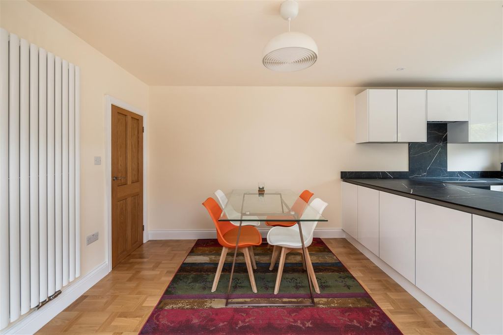 Property photo 3 of 20 95 Nutley Lane Internals More10.Jpg