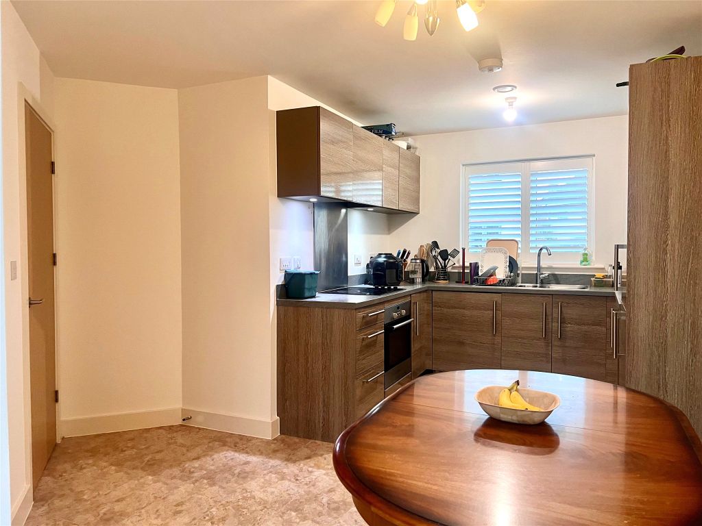 Property photo 3 of 14 Dinning Room