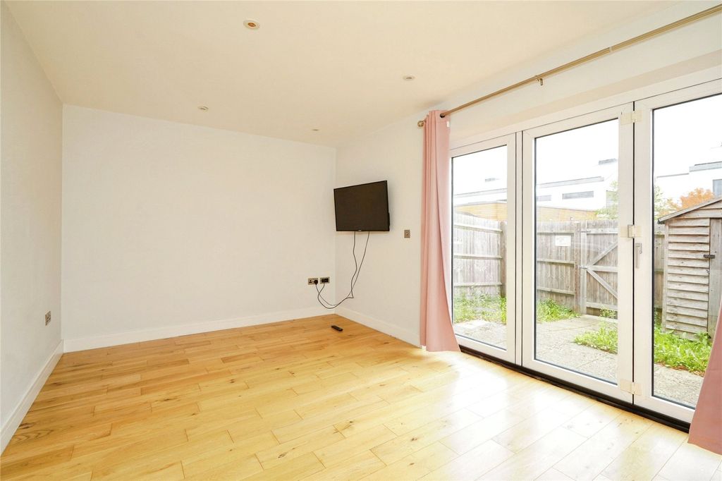 Property photo 3 of 12 Picture No. 46