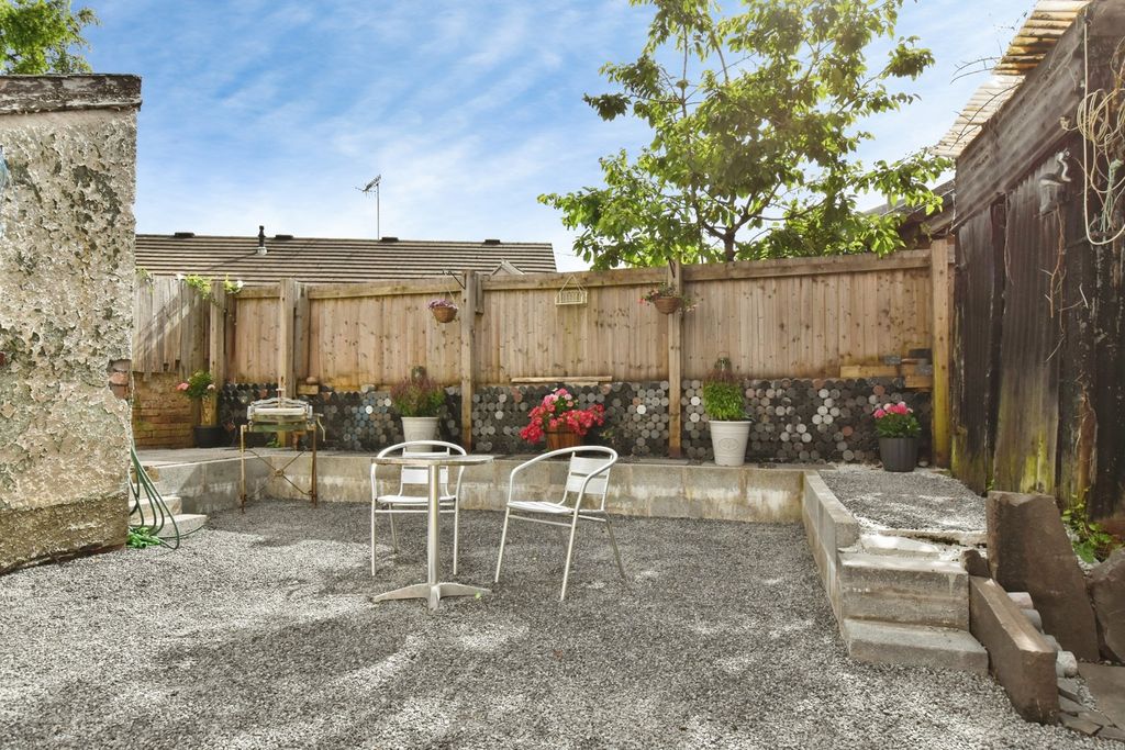 Property photo 2 of 17 Pbox-Img.Jpg