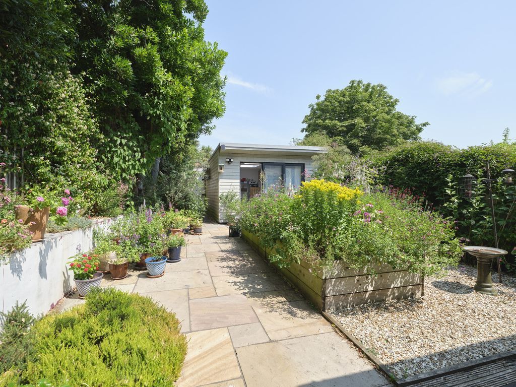 Property photo 2 of 16 Garden