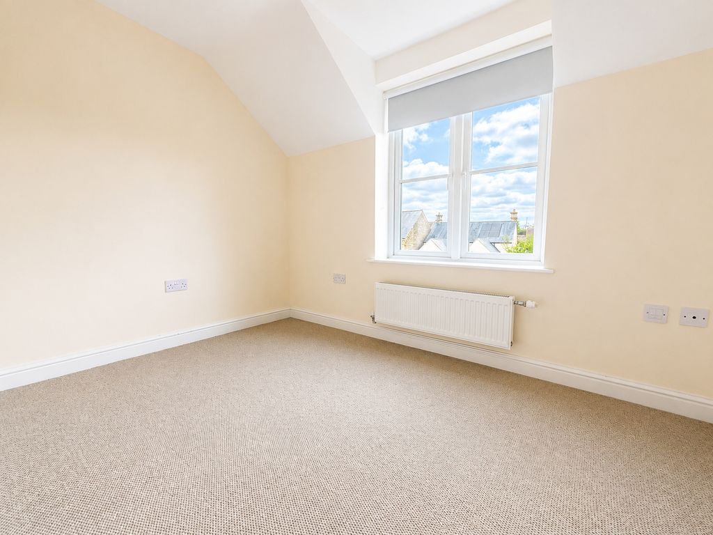 Property photo 2 of 7 Picture No. 15