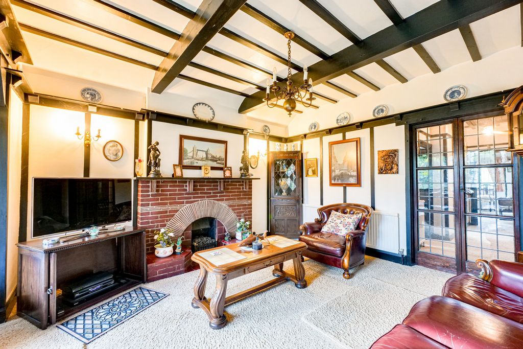 Property photo 3 of 25