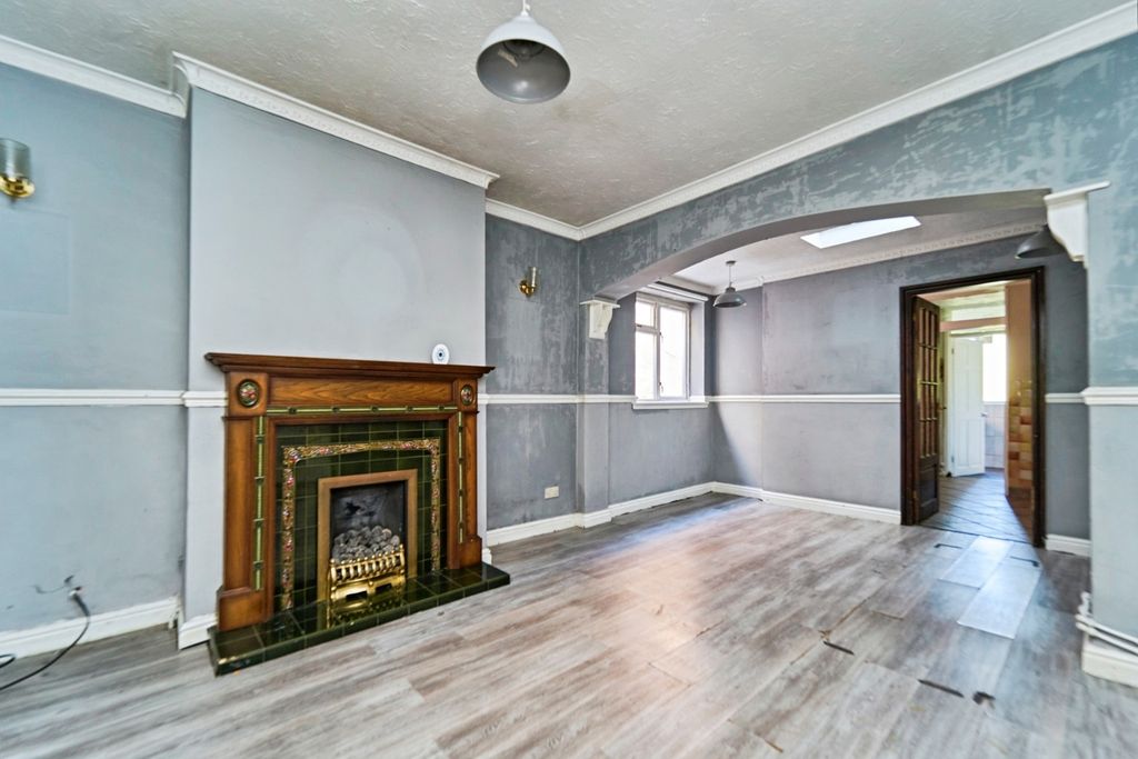 Property photo 2 of 14 Photo