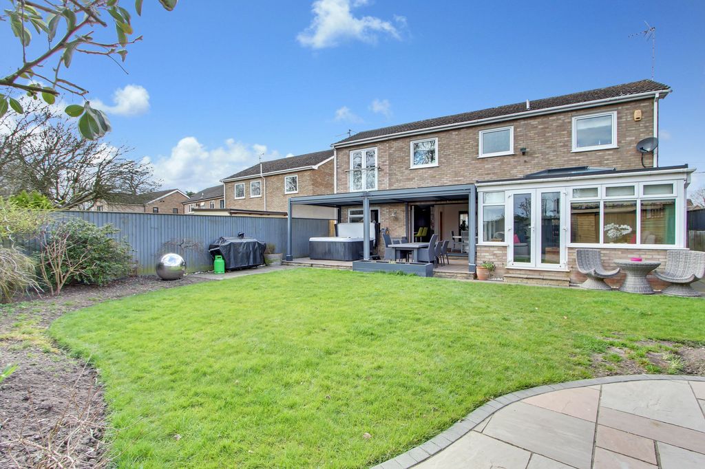Property photo 1 of 33
