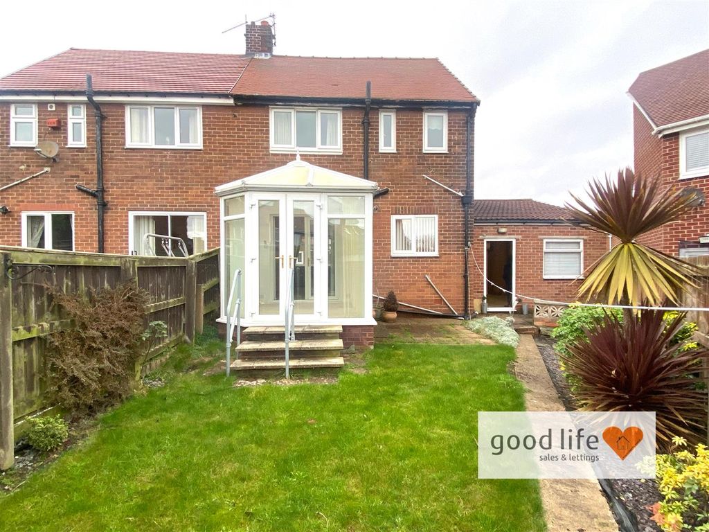 Property photo 3 of 20 20251127_125439655_Ios25Oxfordclose.Jpg