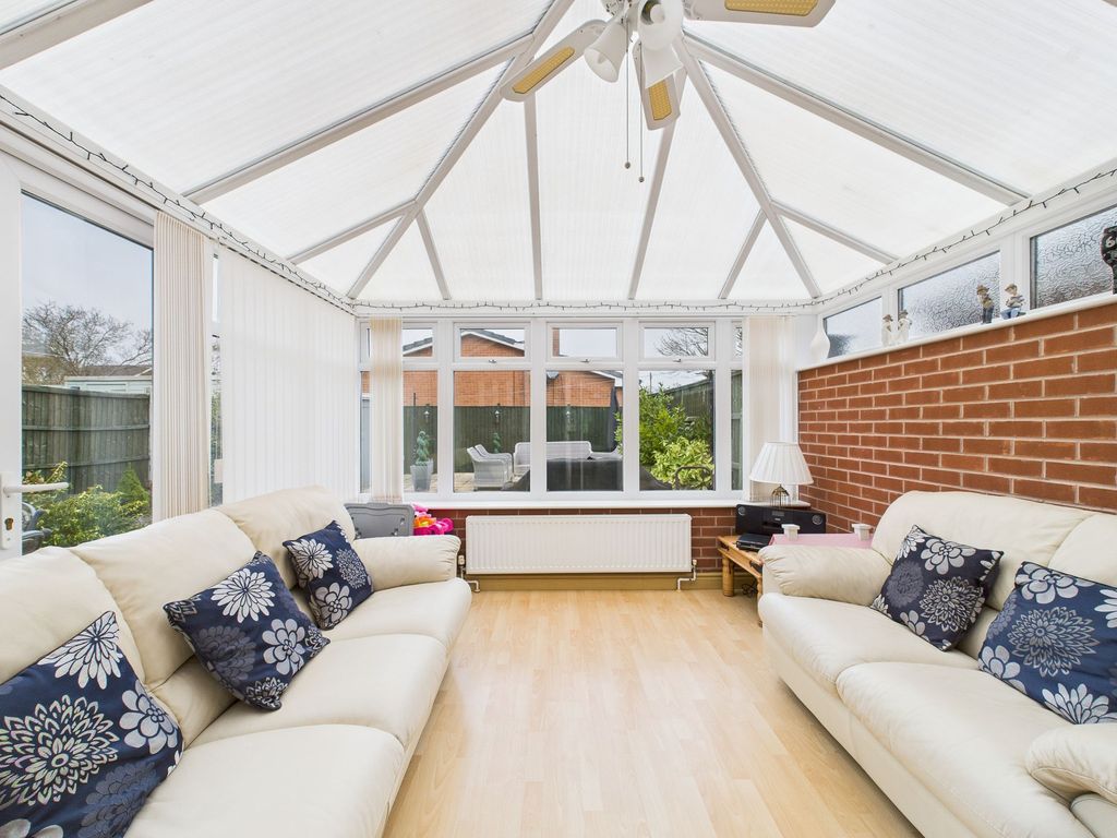Property photo 3 of 20 Conservatory