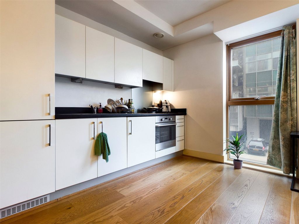Property photo 2 of 6 Kitchen