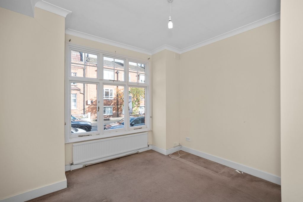 Property photo 3 of 11 Photo 10