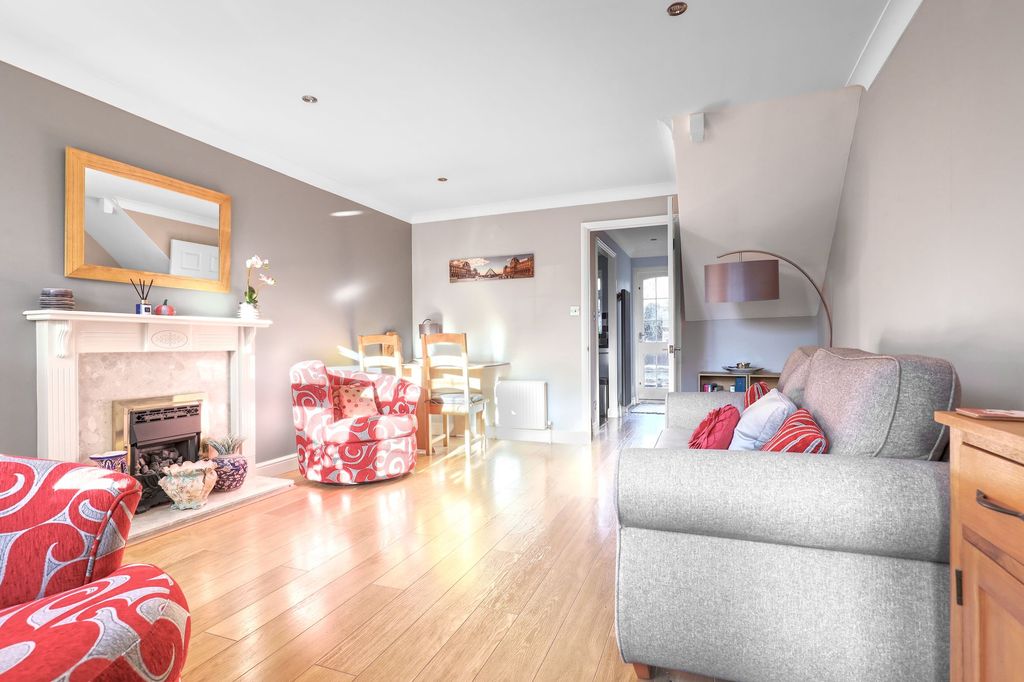 Property photo 3 of 10