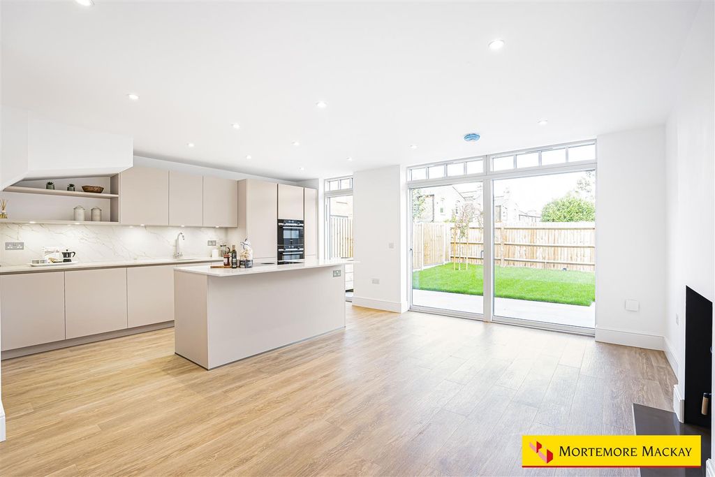 Property photo 2 of 27 22_63317_Watermarked.Jpg