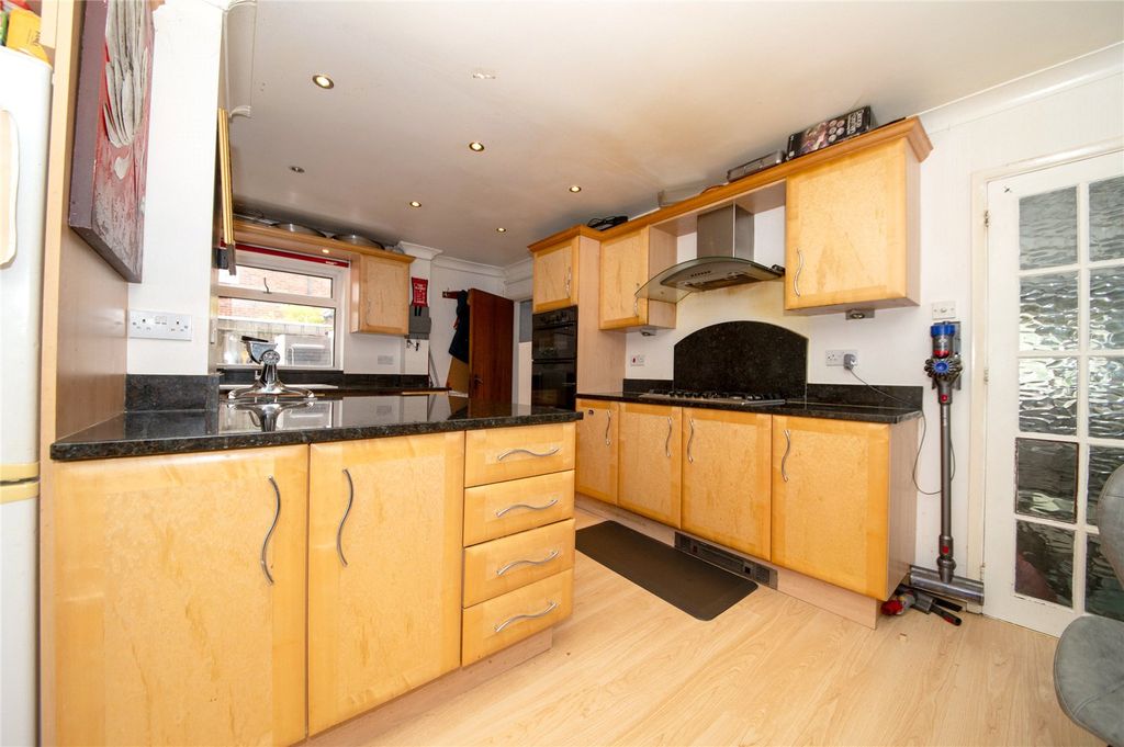 Property photo 3 of 18 Picture No. 04