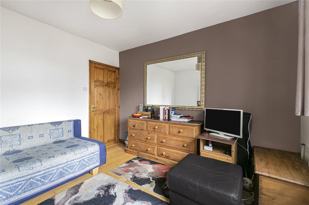 Property photo 3 of 13 Bedroom