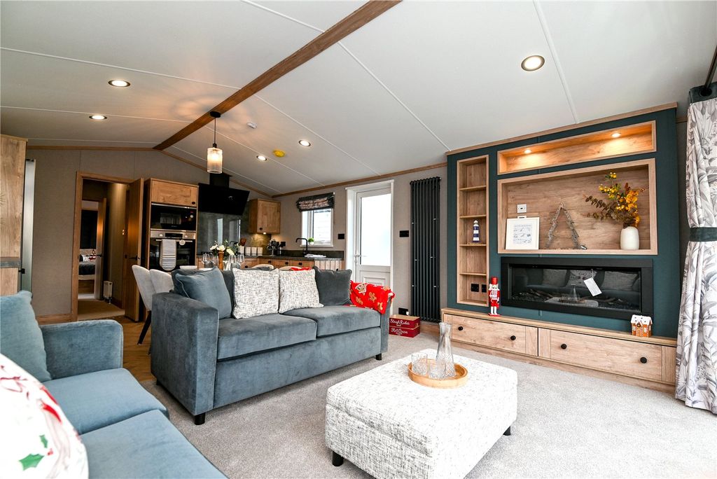 Property photo 2 of 15 Picture No. 05